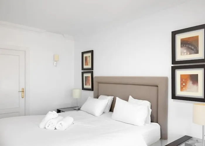 2 Bed In Magna With Sea Views * ماربيا