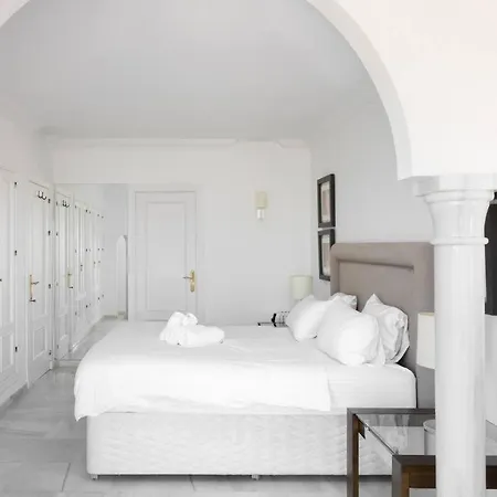 Апартаменты 2 Bed In Magna With Sea Views Марбелья